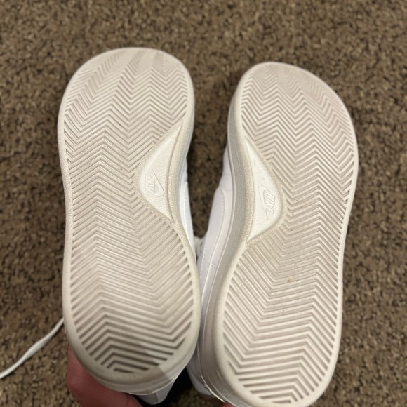 White Nike High-Top - Picture 3 of 3